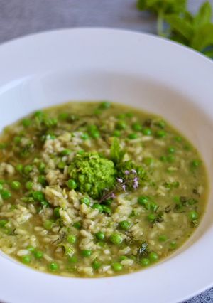 A picture of Risi e Bisi - Peas and mints risotto 💚.