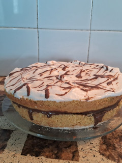 Una foto de Torta rústica de merengue 🍰