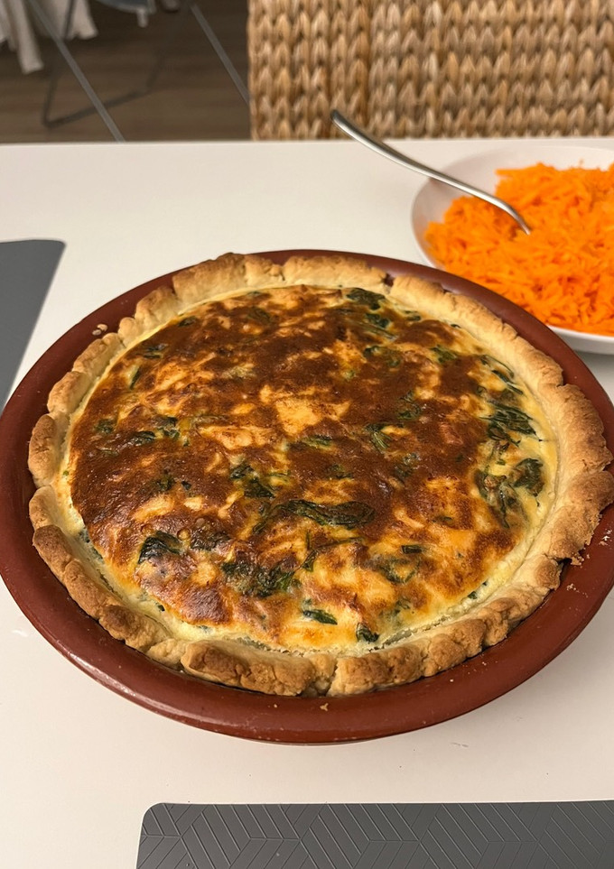Una foto de Quiche de salmón y espinacas