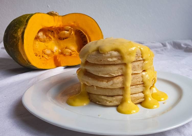 Pancakes salati vegani con crema di zucca