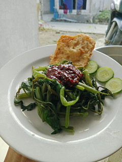 Foto resep Rujak kangkung/ Kangkung sambel Brambang