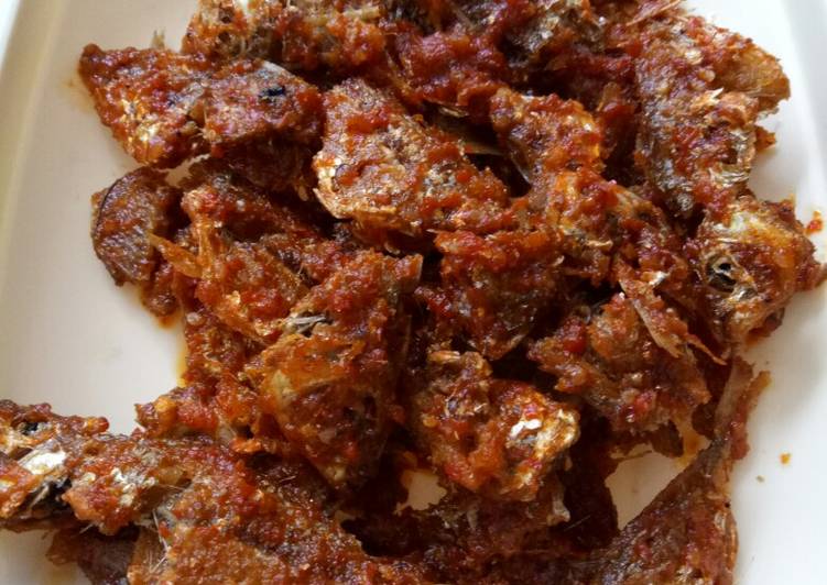 Bagaimana Membuat Ikan Selar Balado Anti Gagal