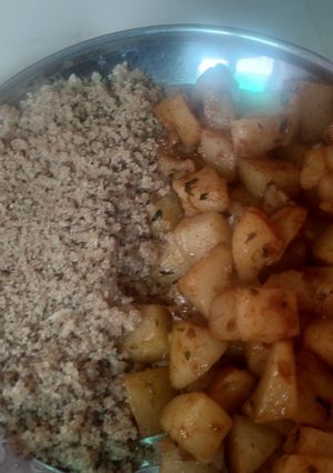 व्रत वाले आलू (vrat wale aloo recipe in hindi) रेसिपी मुख्य फोटो
