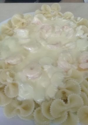 Una foto de Camarones en salsa blanca
