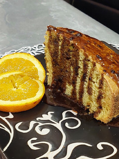 Una foto de Queque de Naranja con Syrup de Chocolate Fast & Easy 🍊🍫
