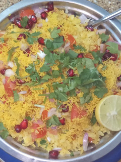 ઈન્દોરી પૌવા (Indori Pauva Recipe In Gujarati) રેસીપી મુખ્ય ફોટો