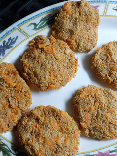 Una foto de Hamburguesas de quinoa y zanahoria (vegana)