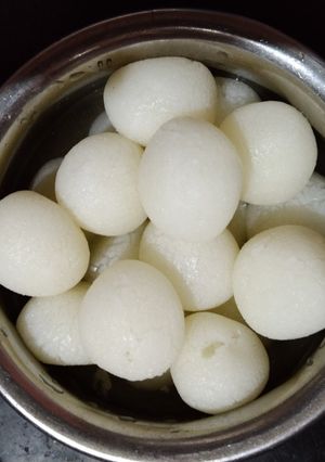 रसगुल्ला (rasgulla recipe in Hindi) रेसिपी मुख्य फोटो
