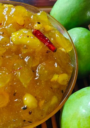 कच्चे आम का मुरब्बा (Recipe in Hindi By Shikha Swarup) रेसिपी मुख्य फोटो