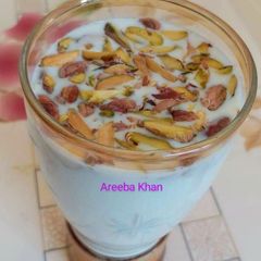 A picture of Pistachios Cream Shake.