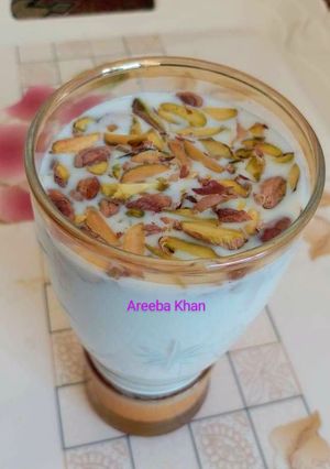A picture of Pistachios Cream Shake.