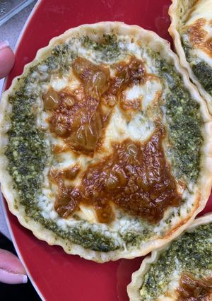 Una foto de Tartitas de acelga & ricota