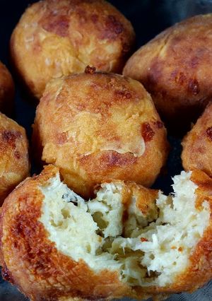 A picture of Crispy chicken parm & mozzarella cheese balls.
