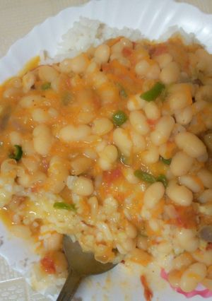A picture of White beans with rice.