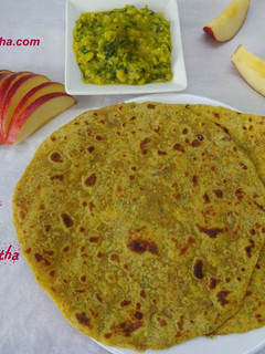 ஆப்பிள்-மிளகாய் பரோட்டா செய்முறை முக்கிய புகைப்படம்