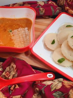 इडली सांबर (Idli Sambar recipe in Hindi) रेसिपी मुख्य फोटो