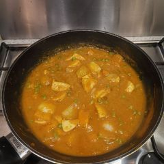 A picture of Chinese Style Chicken Curry.