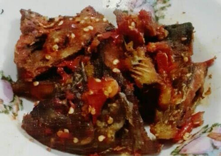 Bumbu Menyiapkan Mujair Balado Sederhana Lezat