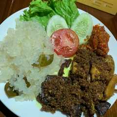 Nasi daun jeruk Shirataki রেসিপির প্রধান ছবি