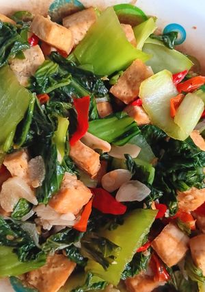 Foto resep Tumis pakcoy tahu putih
