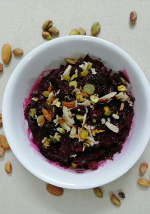 A picture of Beetroot/chukander Halwa.