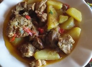 O poză a rețetei Tocăniță cu carne de miel și cartofi.