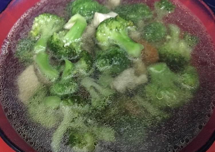 Bahan Menyiapkan Sayur Sop Brokoli, Enak