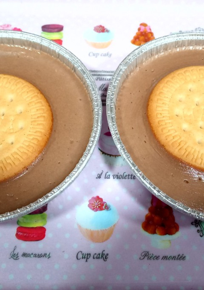 Una foto de Natillas de chocolate con galleta
