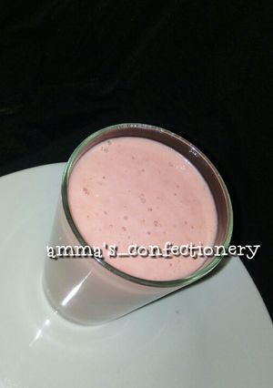 A picture of Banana And Watermelon Smoothie.