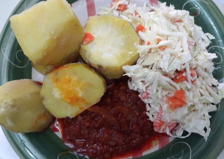 Recipe of Quick Sweet potatoes with coleslaw and tomato sauce