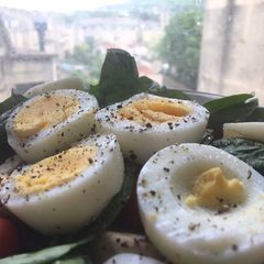 A picture of Egg Brunch Salad.