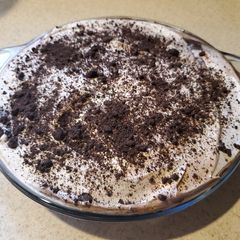 A picture of Oreo Pie with Chocolate Pudding.