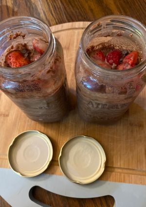 A picture of Chocolate covered strawberry overnight oats.