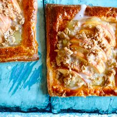 A picture of Apple Crumble Danish.
