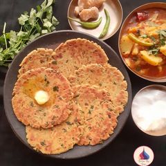 A picture of Jowar Bhakhri.