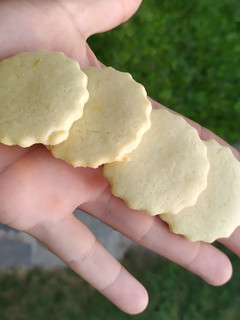 Una foto de Galletas de limón🍋🍋 (con aceite)