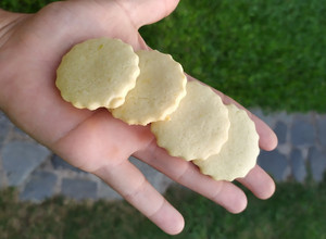 Una foto de Galletas de limón🍋🍋 (con aceite)