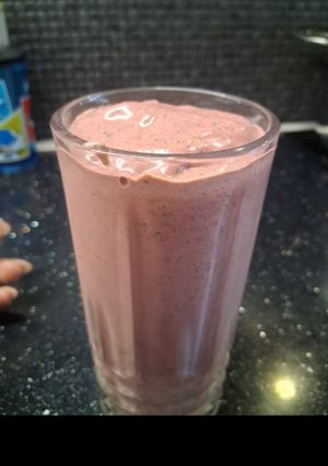 Φωτογραφία της συνταγής Raspberries, φράουλες, μπανάνα, σπανάκι και ταχίνι με πορτοκάλι