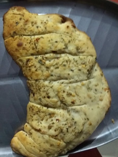 A picture of Stuff cheese garlic bread (in cooker).
