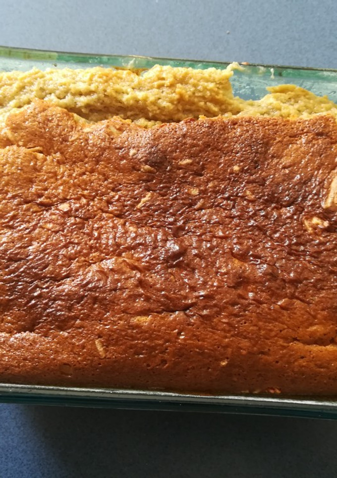 Una foto de Panqué de plátano, coco y almendras con harina de hotcakes