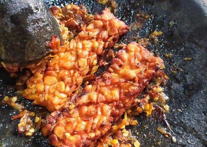 Resep Tempe Penyet Sambal Bawang Oleh Saluna Mahira Cookpad