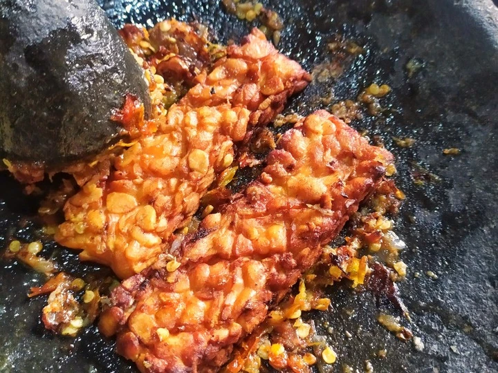 Cara Mudah Membuat Resep Tempe penyet sambal bawang yang Lezat Sekali Anti Ribet, Sempurna
