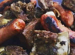 Foto de Churrasco na pressão com carvão