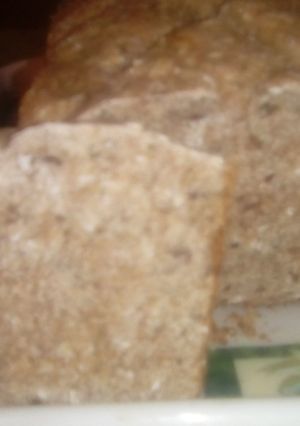 Una foto de Pan de harina integral, avena y semillas