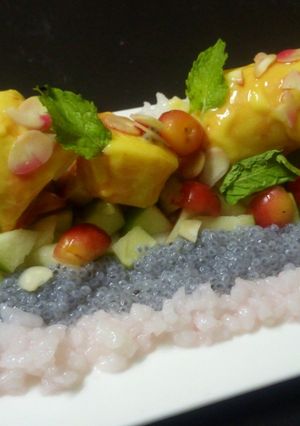 A picture of Mango rosy kulfi with falooda.