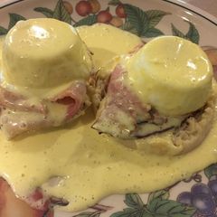 A picture of Easy Eggs Benedict.