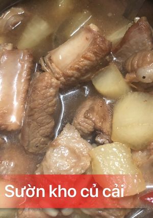 Hình của món Sườn kho củ cải.