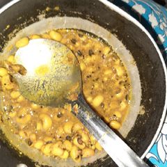A picture of Marathi style usal.
