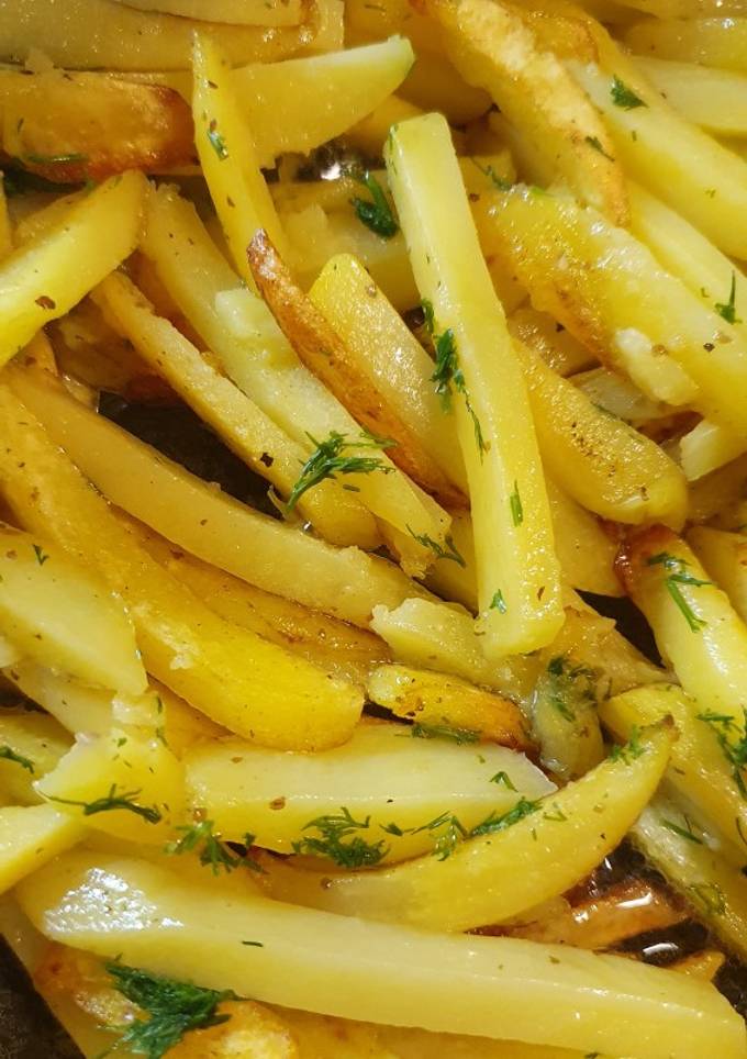 Картопля фрі на сковороді