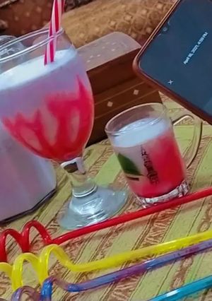 A picture of Strawberry Milkshake 🍓.